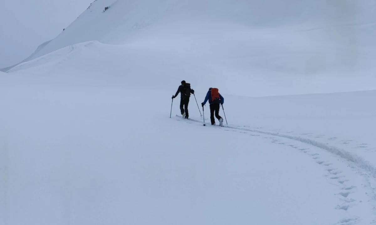 damavand backcountry skiing